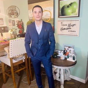 Meet your Posher, Adan